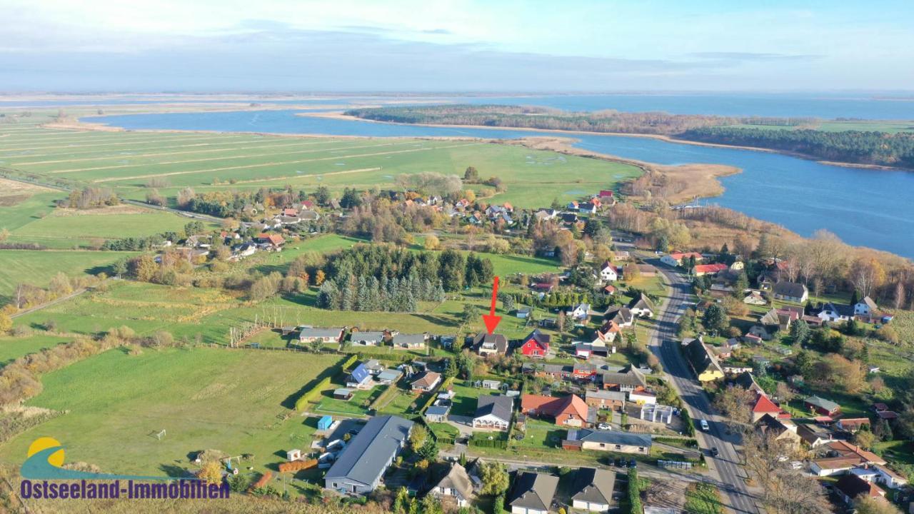 Zum Faehrmann 2 Whg 2 Rechts In 18356 Pruchten Eksteriør billede